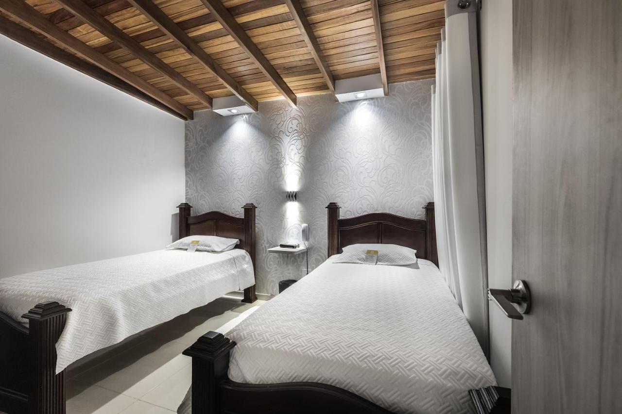 Hotel Simon 메딜린 외부 사진