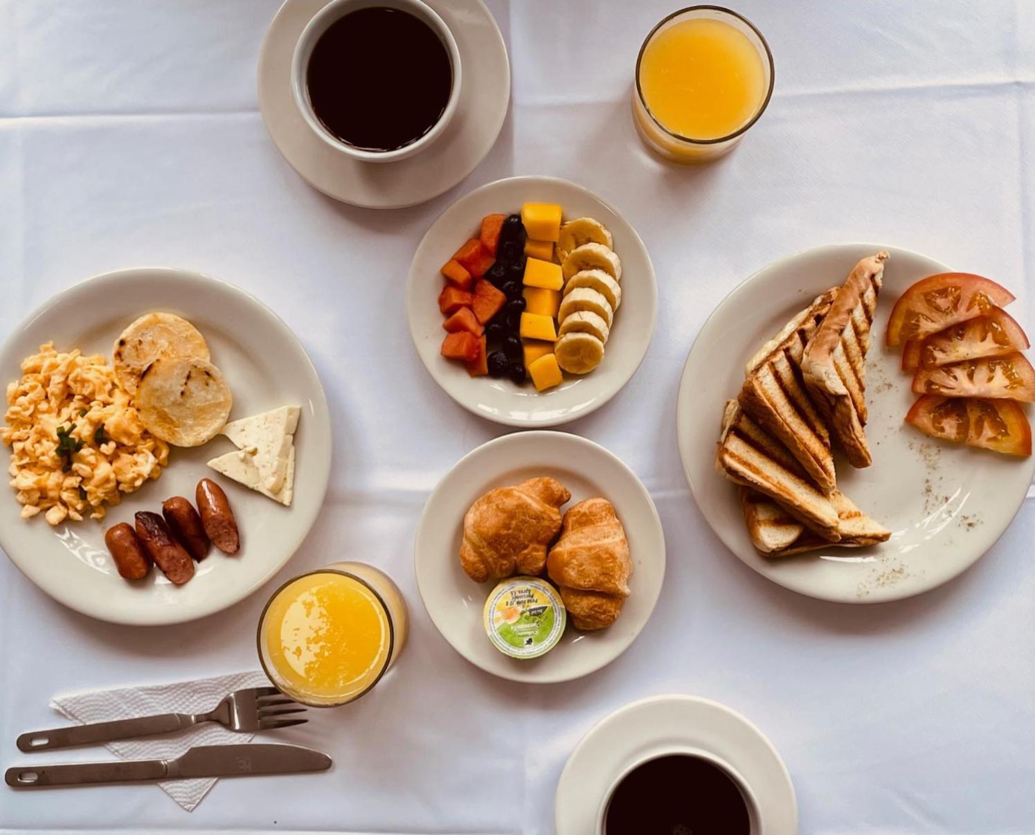 Hotel Simon 메딜린 외부 사진